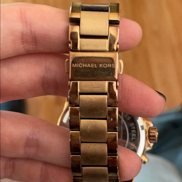Gold Michael Kors Watch - Picture 2 of 7